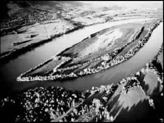 aerial view of Burns Island in the Tennessee River, just below the mouth of the Sequatchie